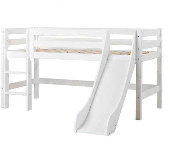 Hoppekids ECO Luxury halvhög säng med rutschkana och stege - 120x1200